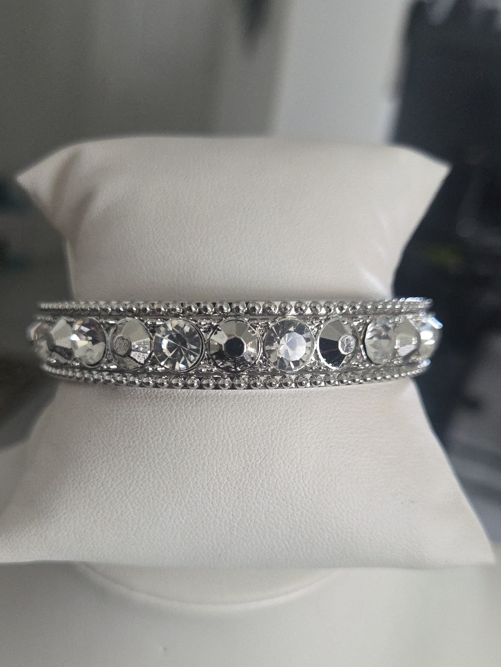 Paparazzi Polishing Promise Whiye Bracelet NWT
